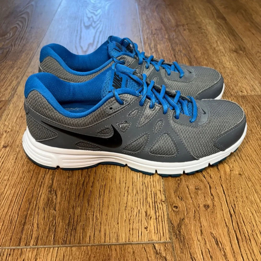Nike Revolution 2 Running Shoes Gray Blue 554953-037 Low Top Mens sz 8 Sneakers